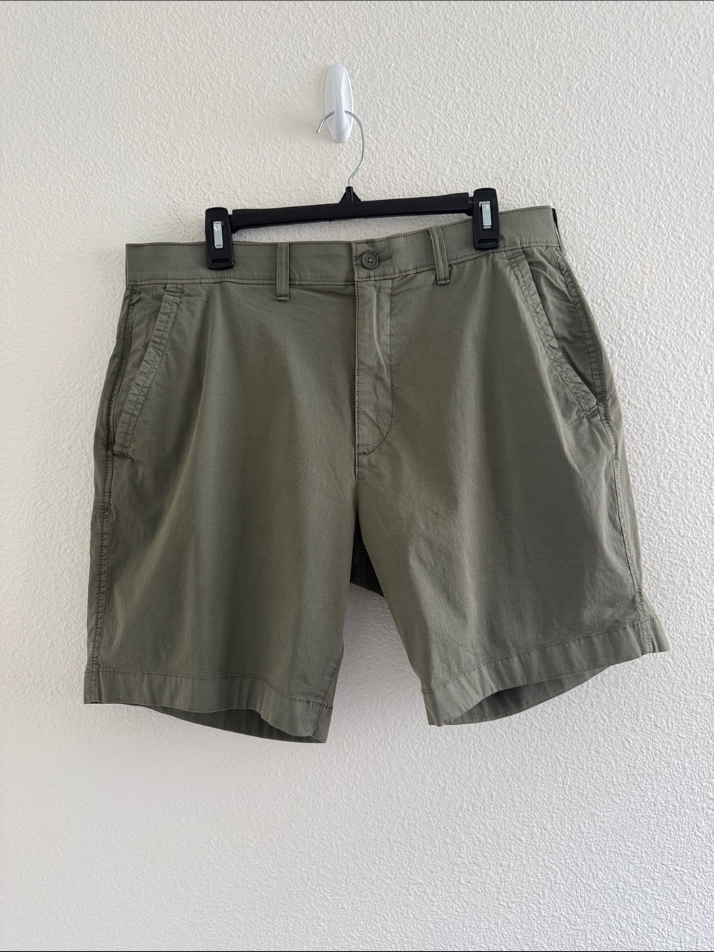 Abercrombie & Fitch Olive Flat-Front All Day Short Size 36 NWT